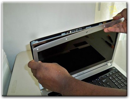 Замена экрана ноутбука Samsung в Набережных Челнах